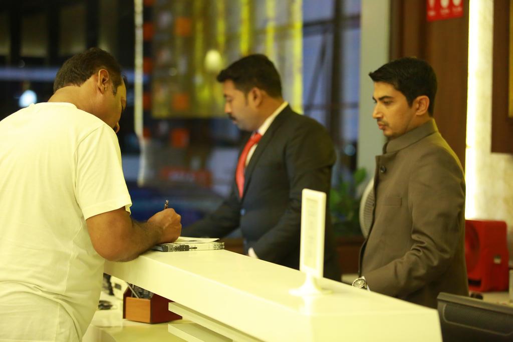 Qik Stay @ S.K. Continental Mysore Exterior foto